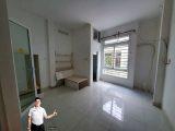 Nhà hẻm xe hơi Nguyễn Xí, 4x8m, 3 tầng, 2pn rộng, 3wc, 13tr